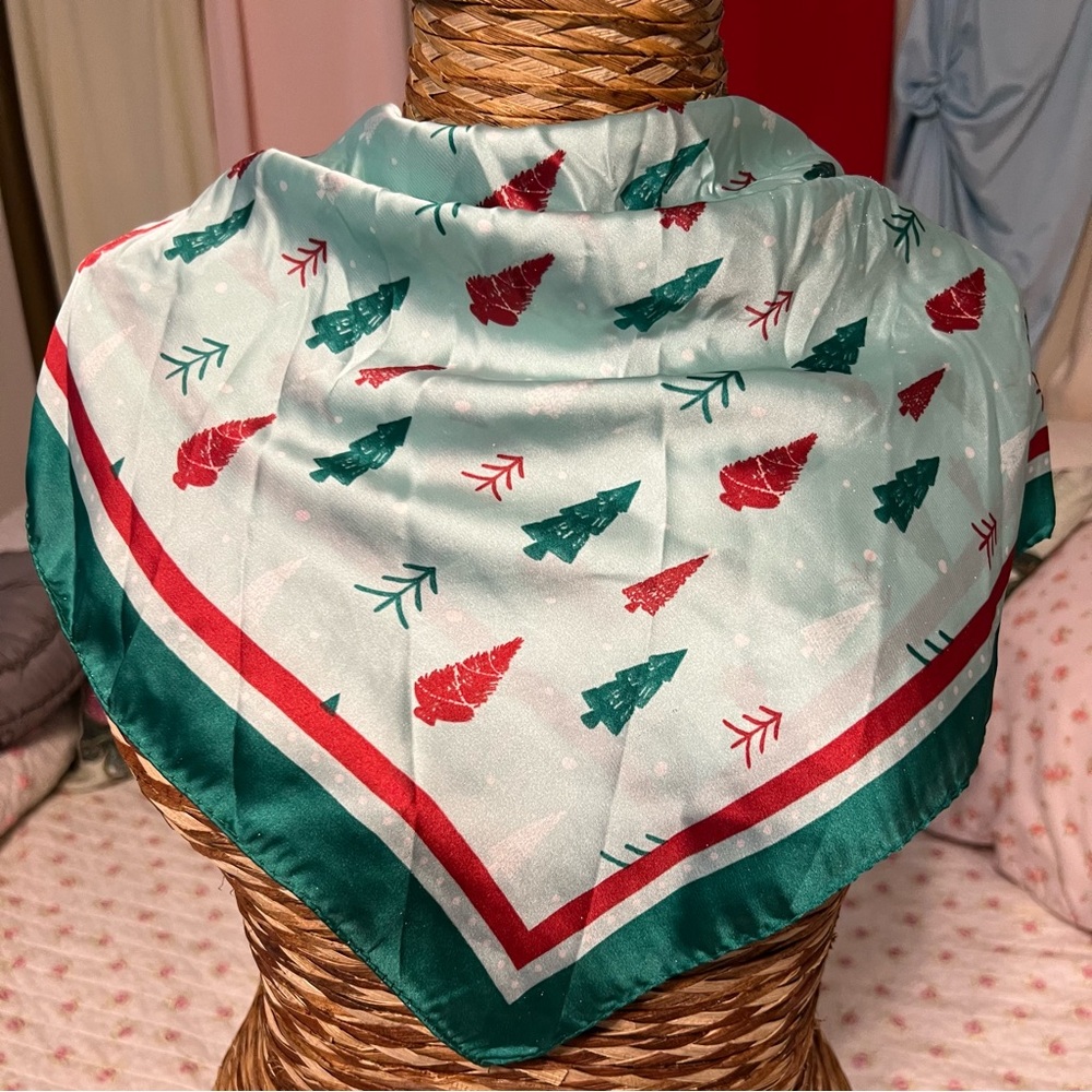 Olivia M Holiday Edition Scarf in Red and Green